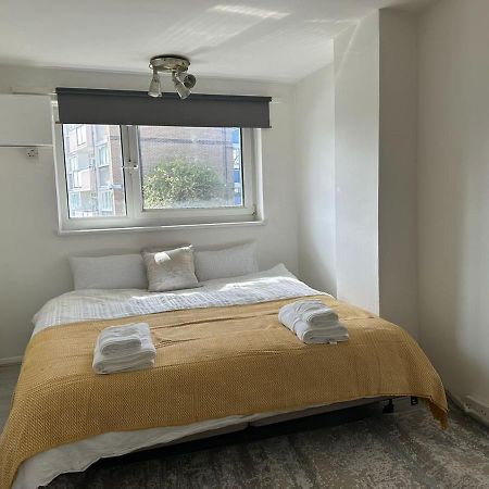 Cheerful Double Room For Single Use Londres Exterior foto